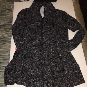 Lululemon black and white zip up jacket